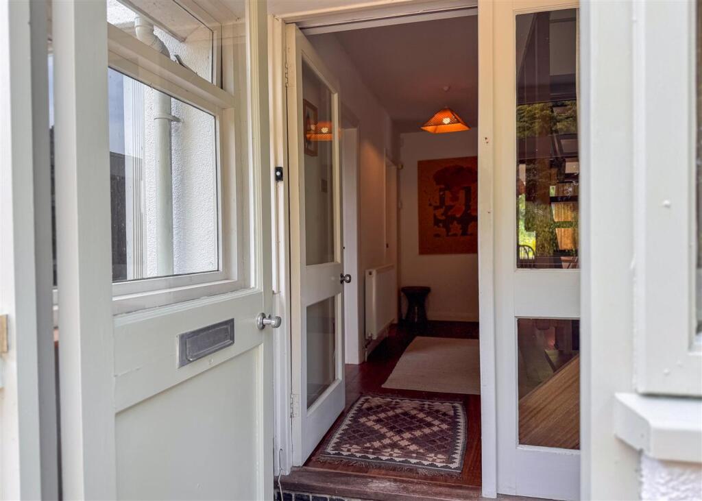 ENTRANCE.jpg