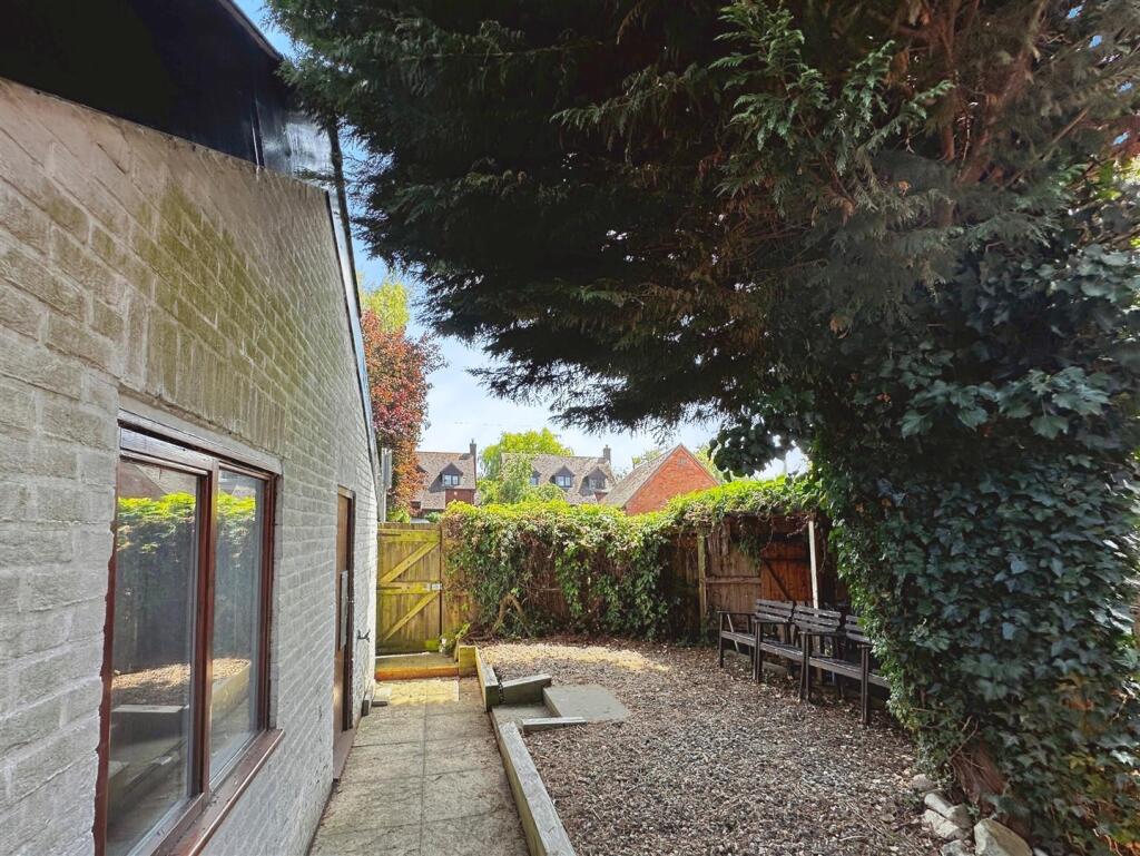 cace1b07-F-48E0-A8F7-E5C2646D777C-8890-000002E85AF