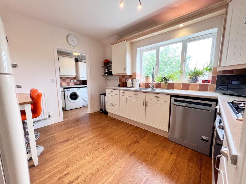Kitchen / Breakfast Room