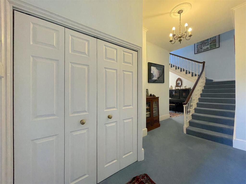 Entrance Hall (2).jpeg