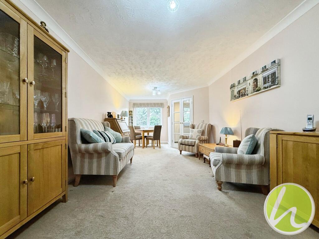 Living Room/ Dining Area