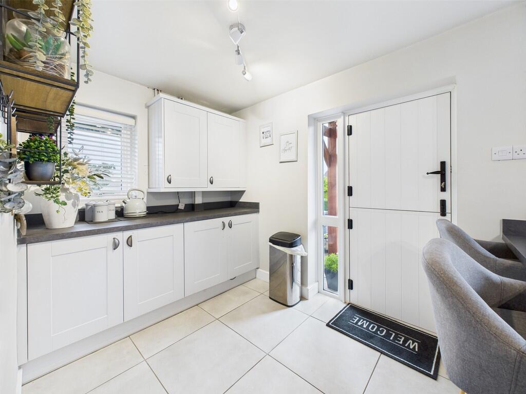 CAM02854G0-PR0385...