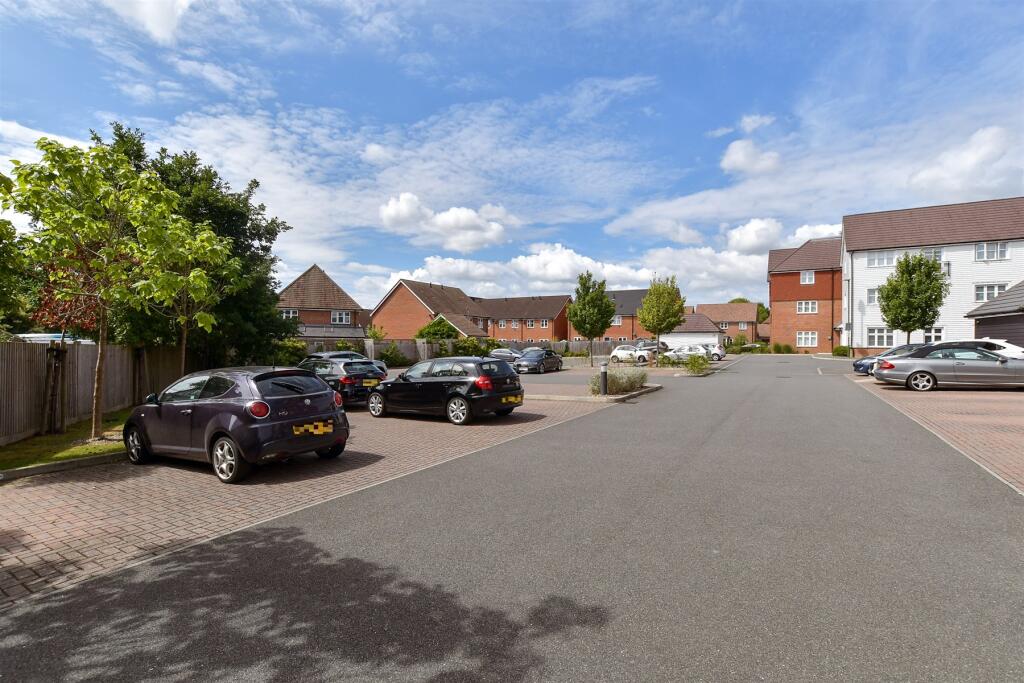Driveway/Parking