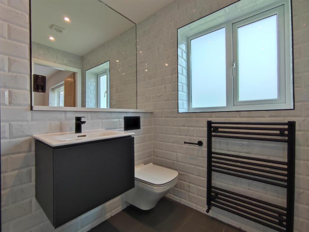 Master En-Suite Aspect 2