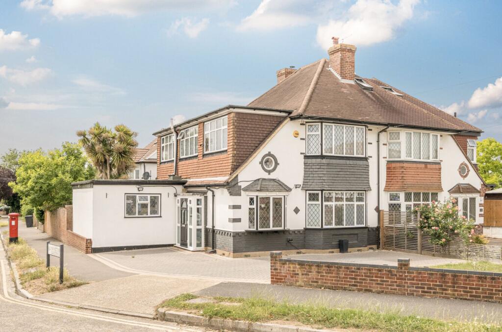Seaforth Gardens, Epsom - KT19 0LP