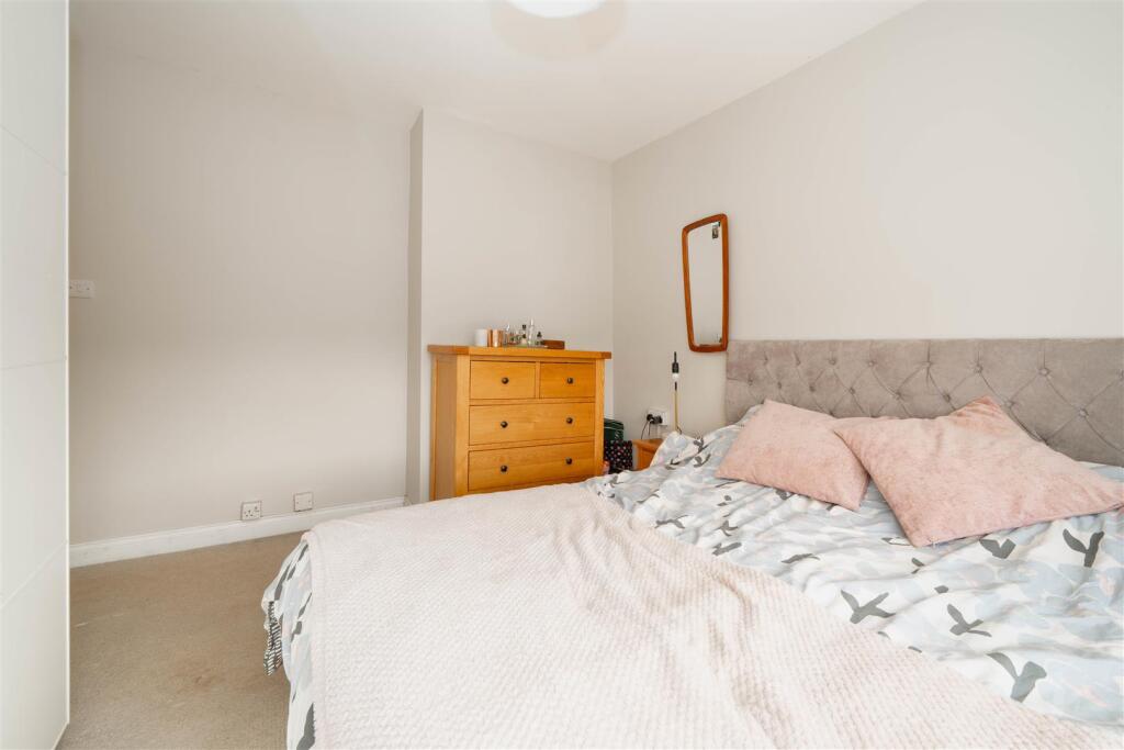 Bedroom3-2.jpg
