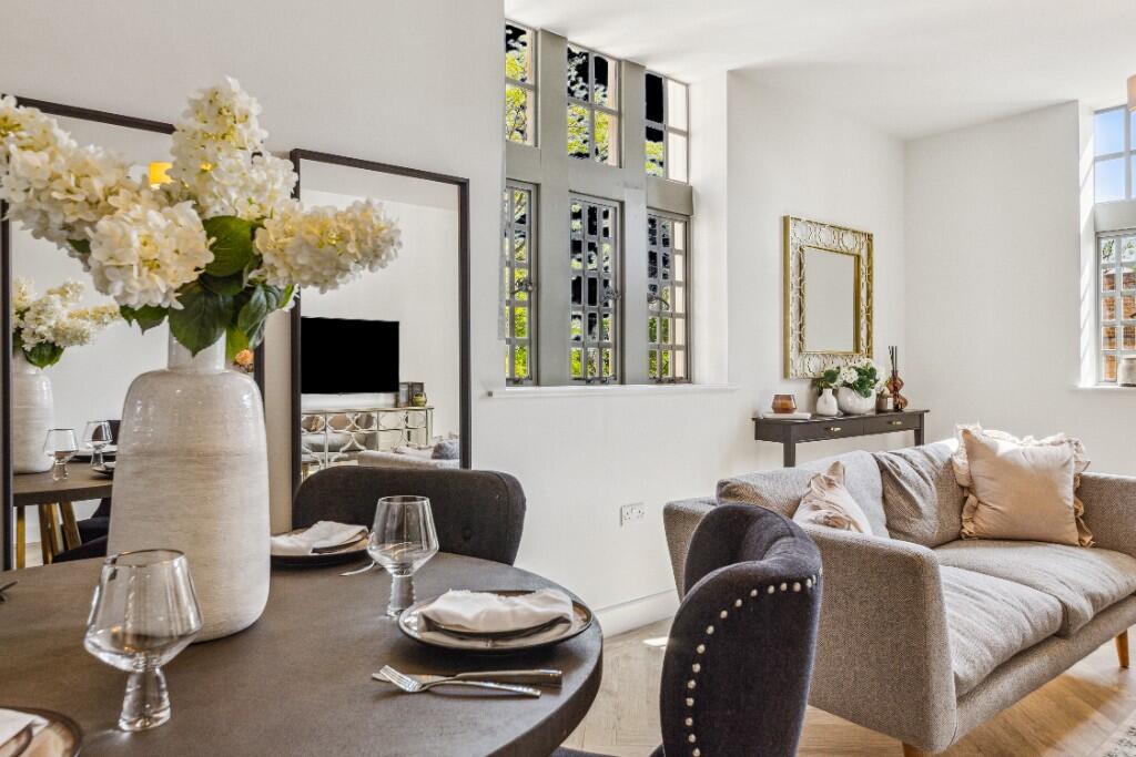 Living/Dining Area
