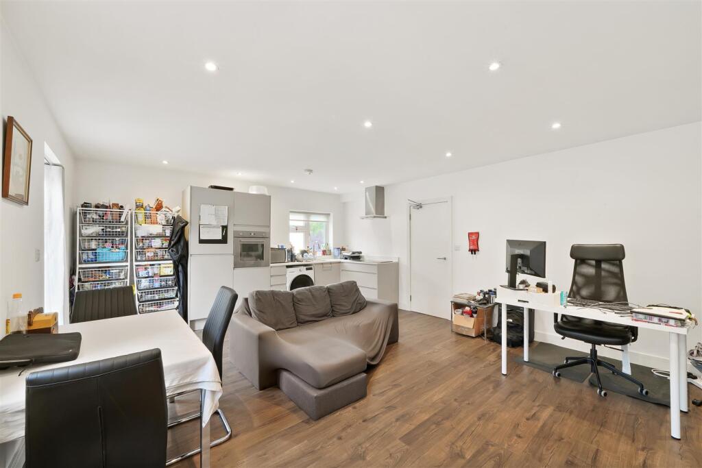 Aldershot Road (16).jpg