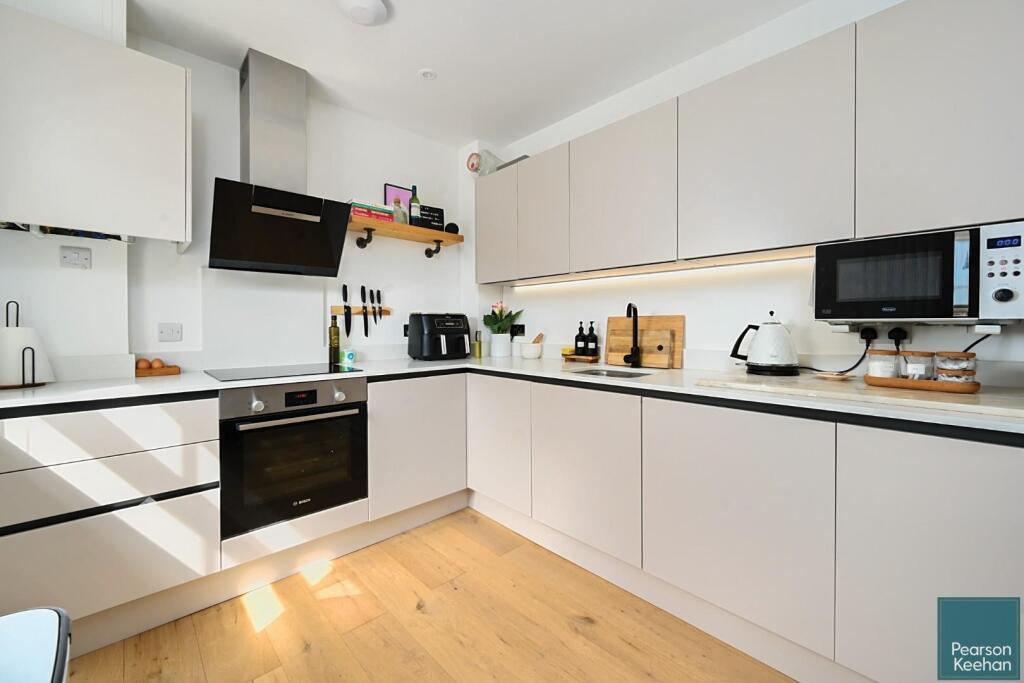 85 Drove Road, Portslade, BN41 (19).jpg