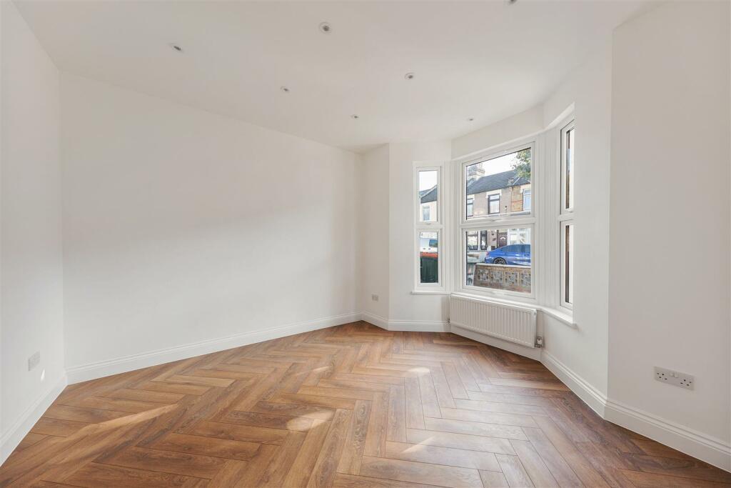 South Esk Road, E7