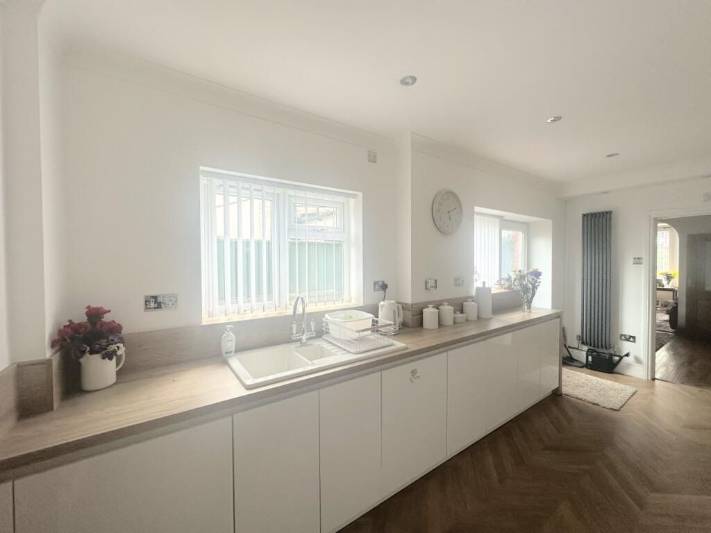 C6C120E6-CAAC-4EE3-829D-C0953E4D917D