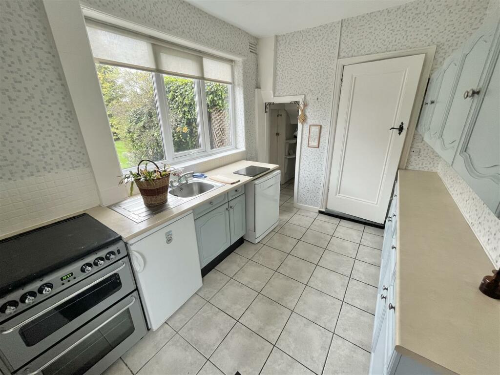 Kitchen Aspect 2.jpg