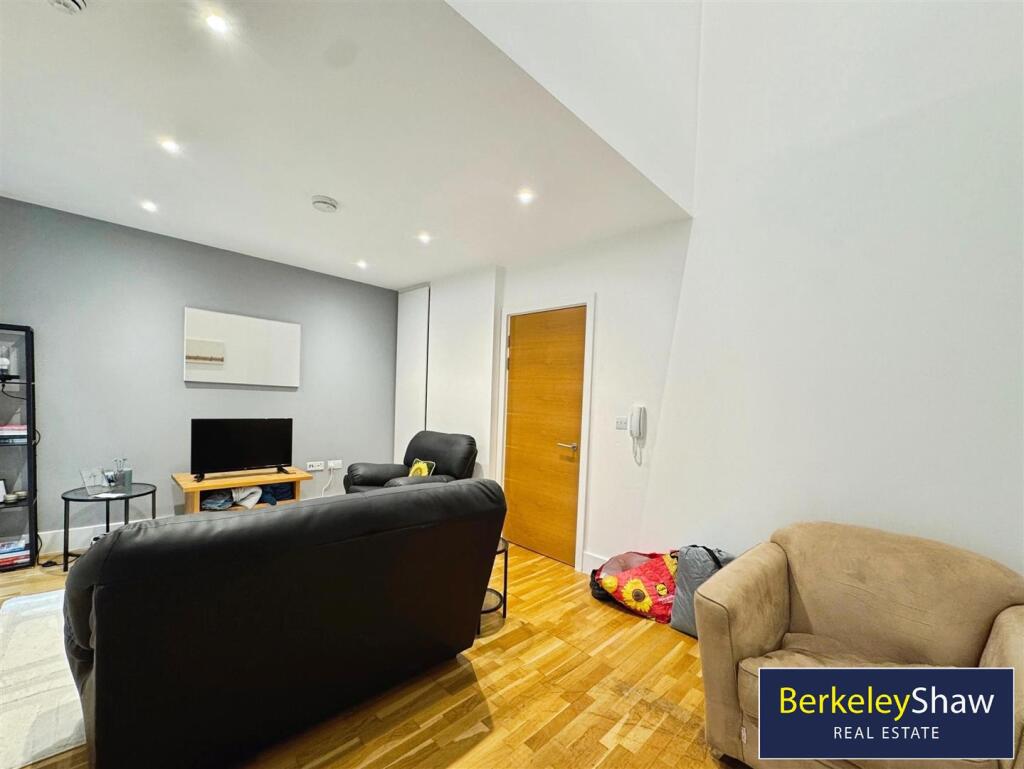Living room (2)