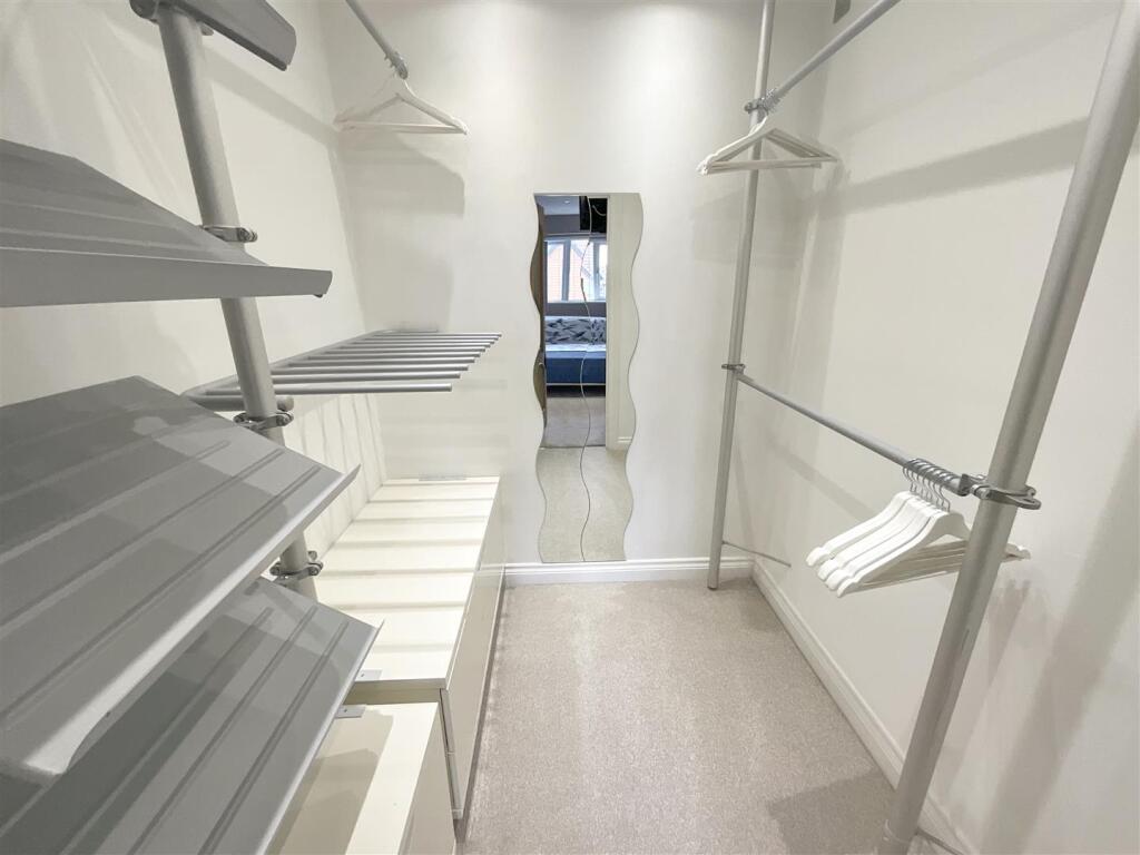 Walk in Wardrobe (Bedroom One)