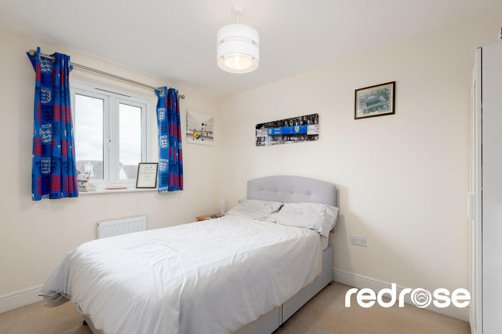 11 Robinson Close...