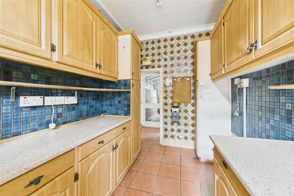 Cliff Lodge, 13 Old Teignmouth Road, Dawlish EX7 0