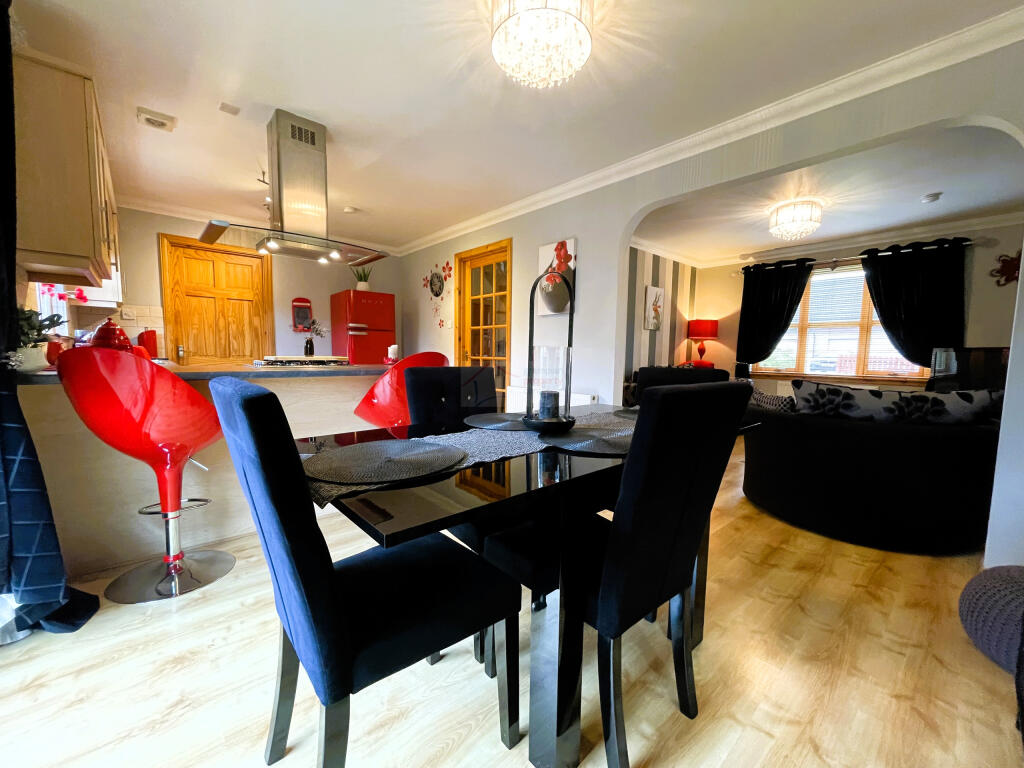 Dining Area b.JPG