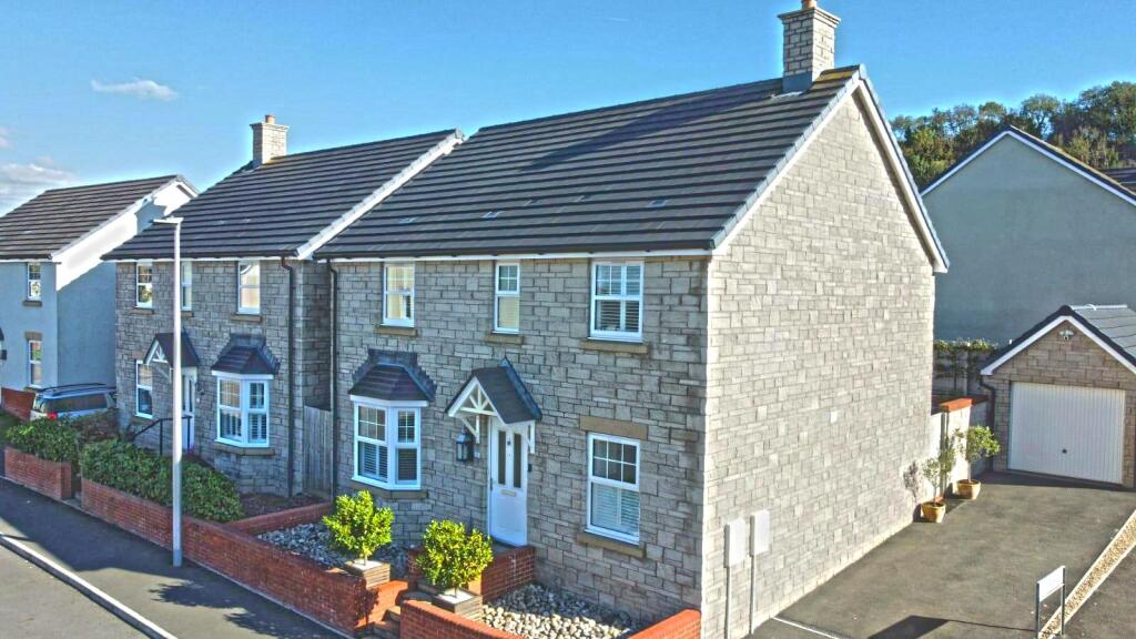 odss47O8ZU60063XE-yDmA copy.jpg