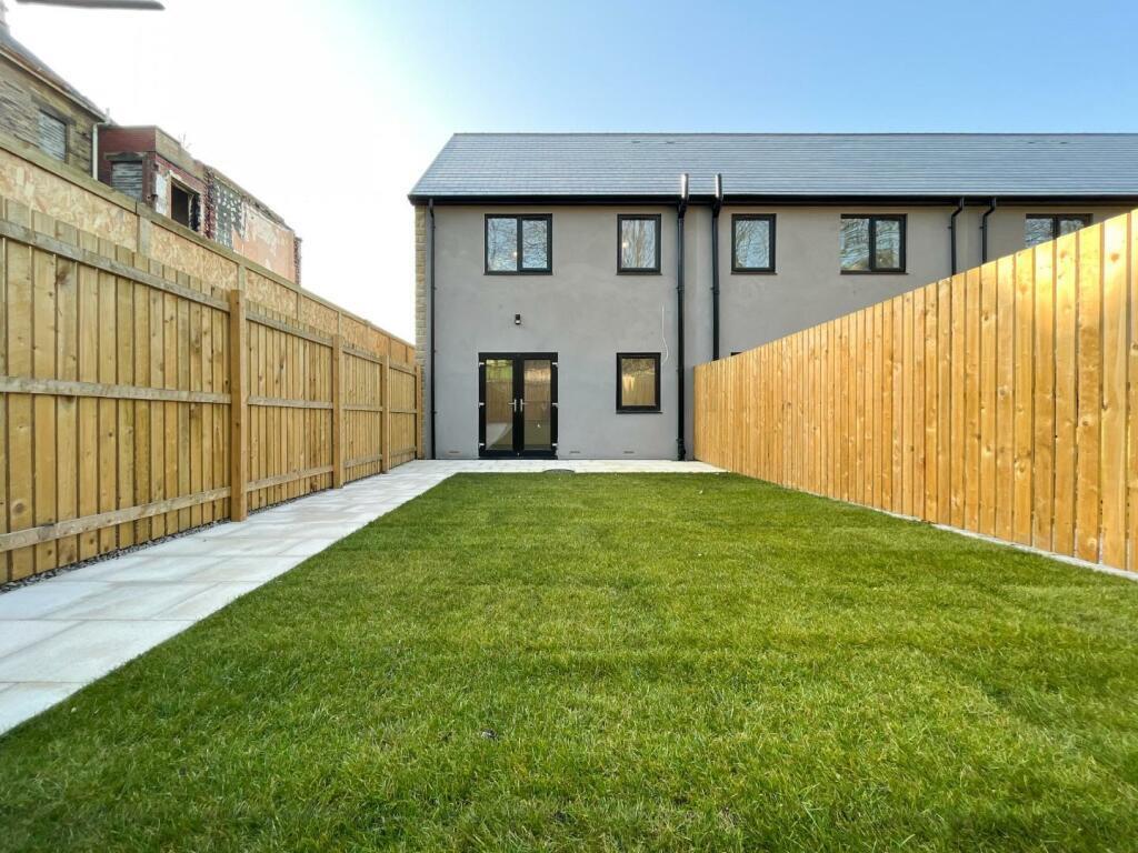 1TransvaalTerrace-Hamond Estates-Back garden.jpeg