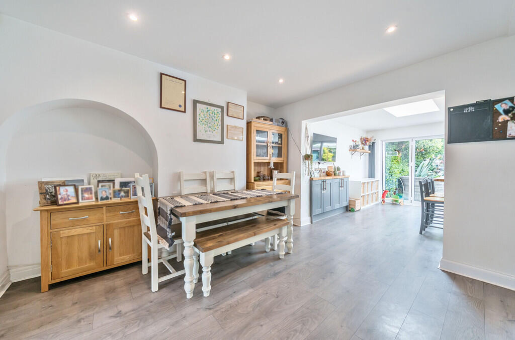 1302263-14-684017...