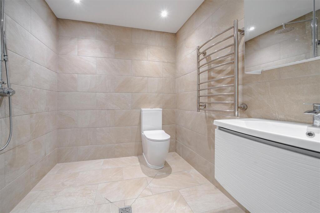 12 Bricketts lane. Flore