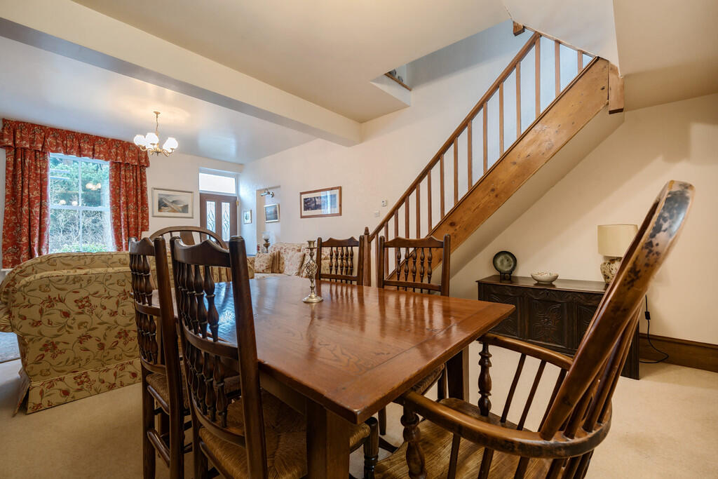 Living / Dining R...