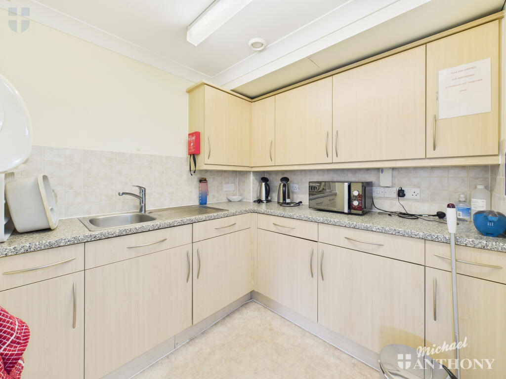 CAM03852G0-PR0447-STILL018