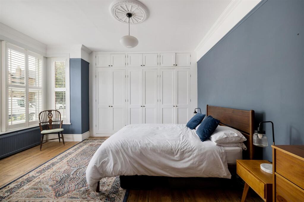 Aldborough Road South, IG3