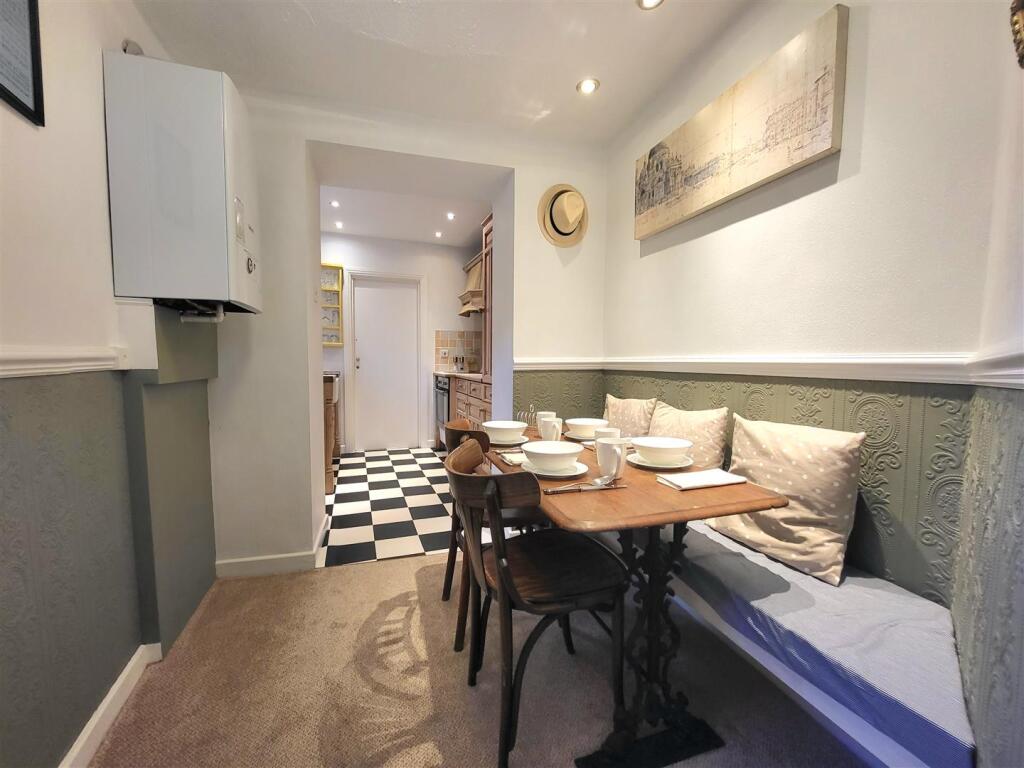 Breakfast Room