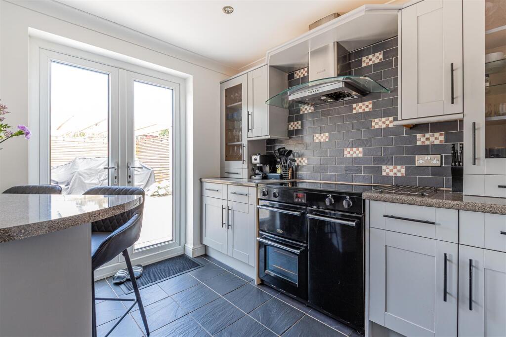 Deepdene Close 11-11.jpg