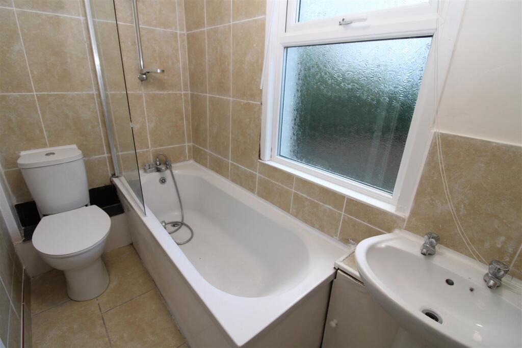 Bathroom.JPG