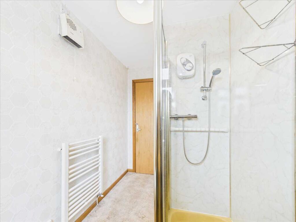 Shower room 1