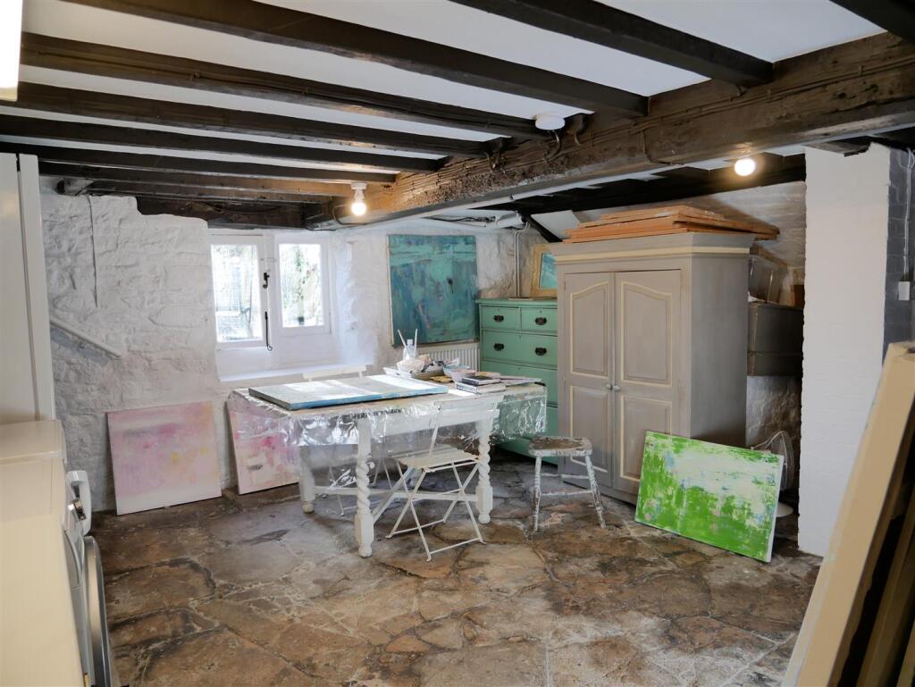 CELLAR/UTILITY/WORKSHOP