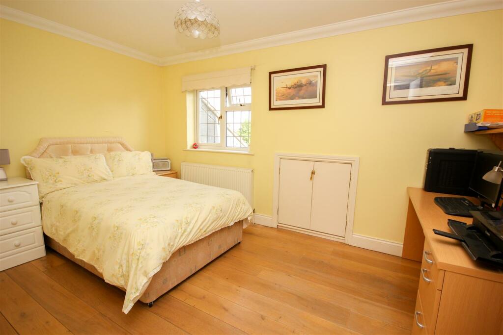 Bedroom 4.jpg