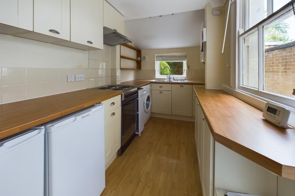 CAM02545G0-PR0171-STILL009