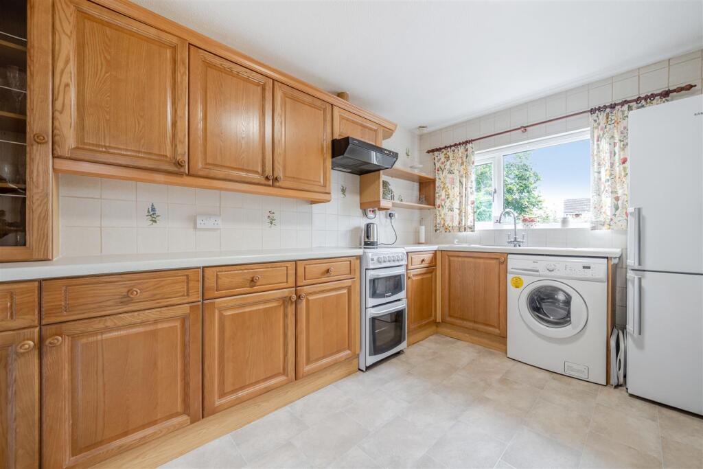 KITCHEN / DINER