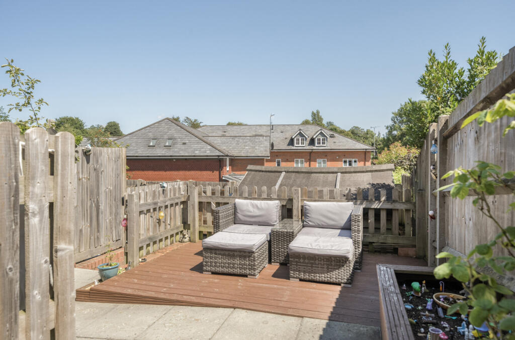 1326725-2-687a581...