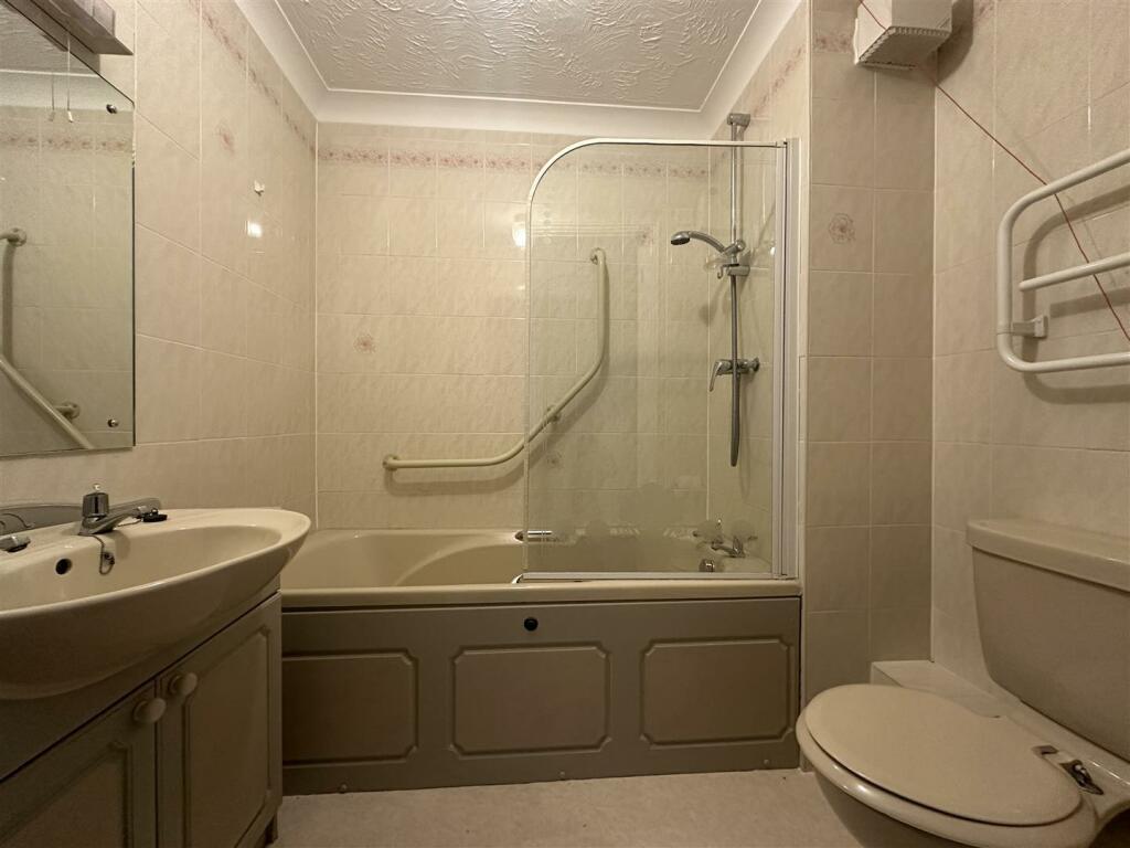flat 10 - 3.jpg