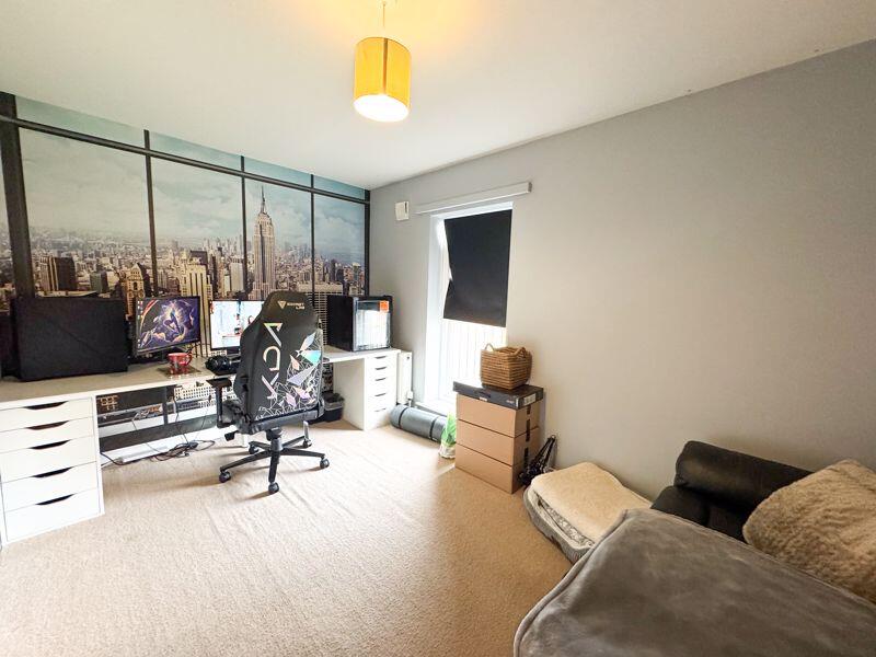 Lounge or bedroom 4 