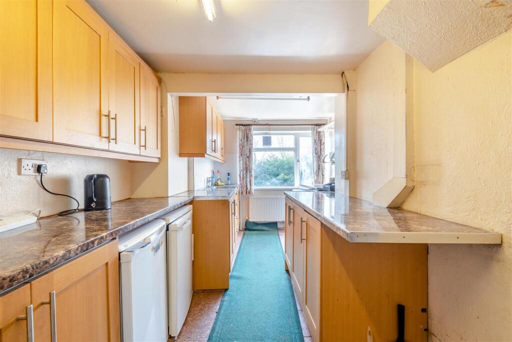 8637166-interior01.jpg