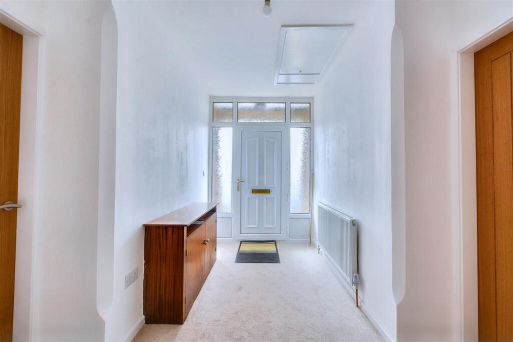 Entrance Hall_2.jpeg