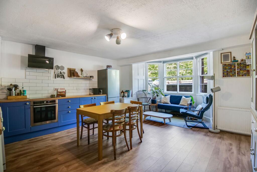 Kitchen/Dining
