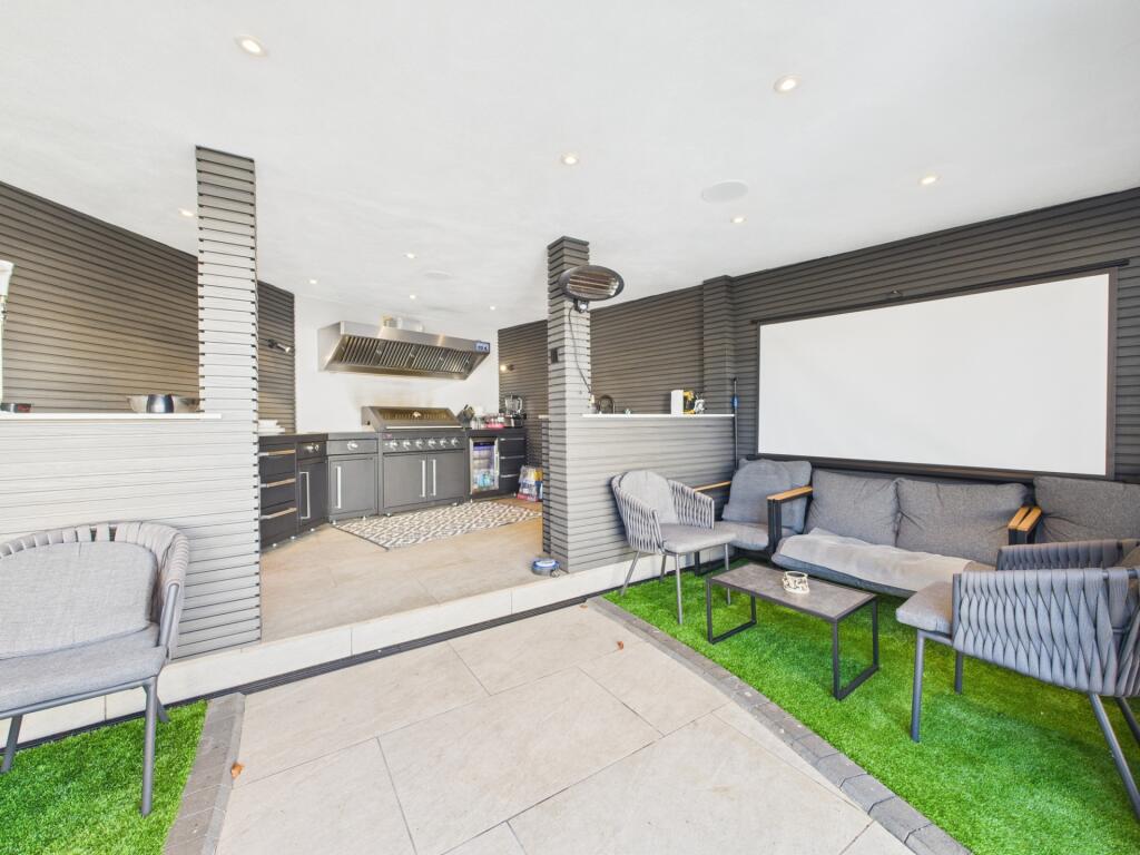 Lumbertubs Lane, Northampton, NN3 6AH