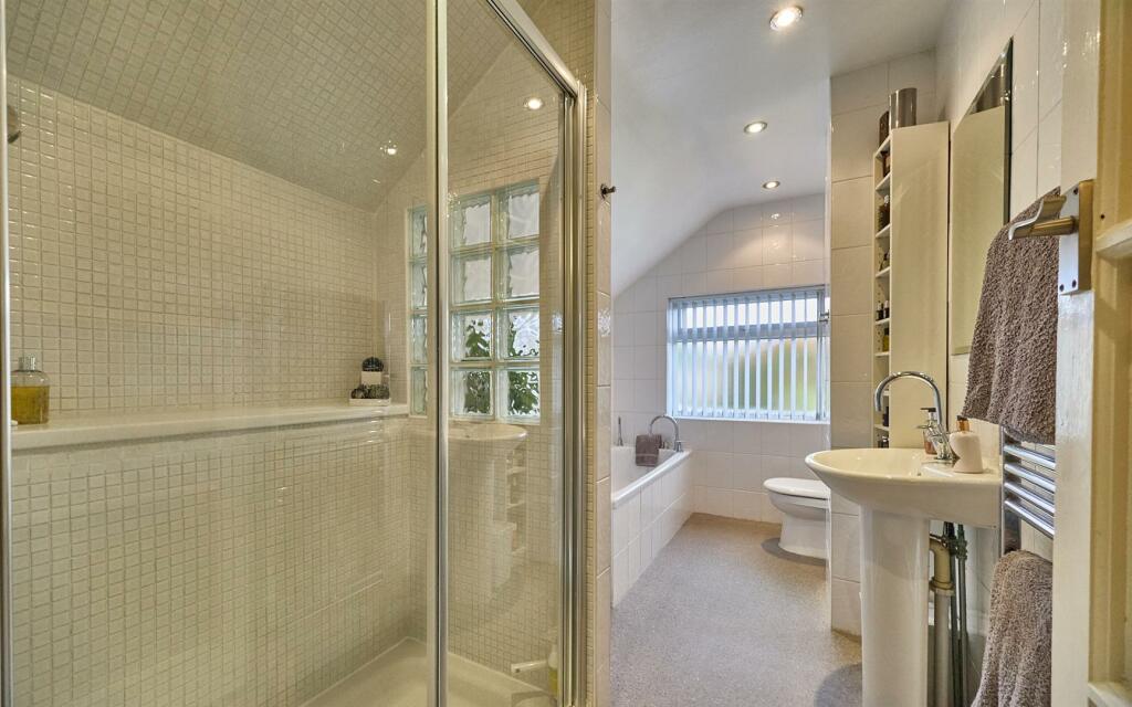 BATHROOM TO REAR