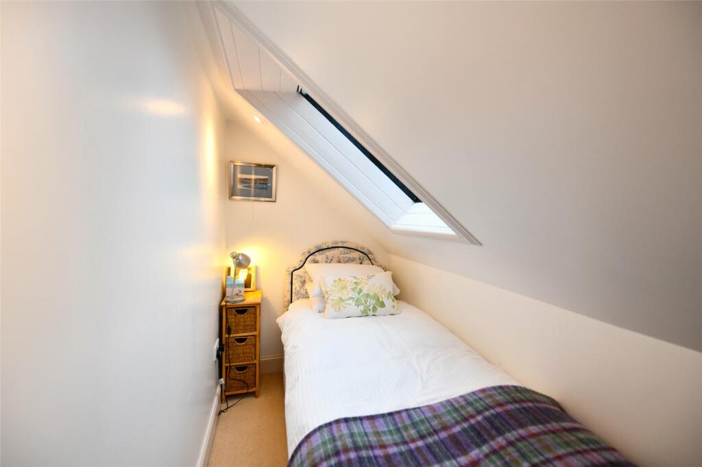 Bedroom 3/Study