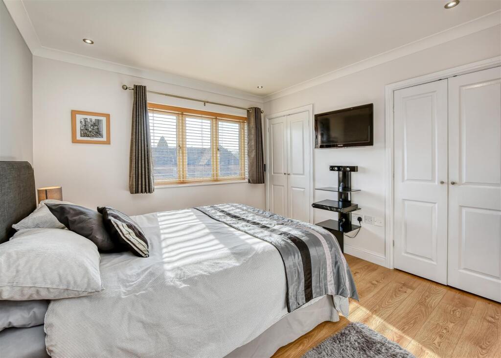 32 Post Office Road-bed2a.jpg