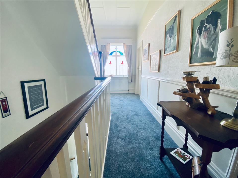 FIRST FLOOR LANDING