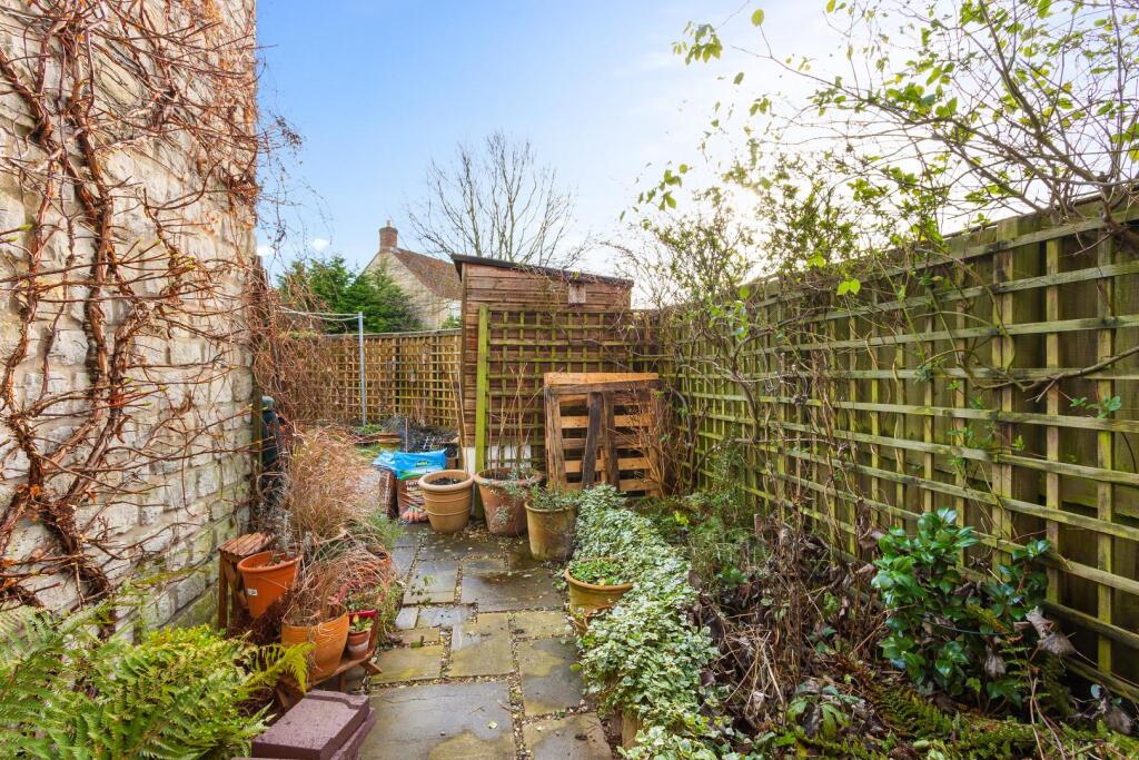 8 Hall Farm Cottage-12.jpg