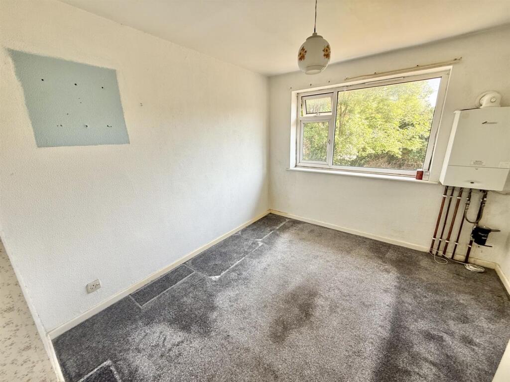 Bedroom_2.jpg