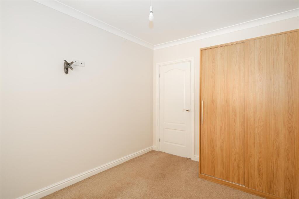 Bedroom1-2.jpg